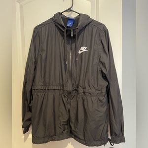 Light weight Nike jacket. Womens 1X. Used condition.